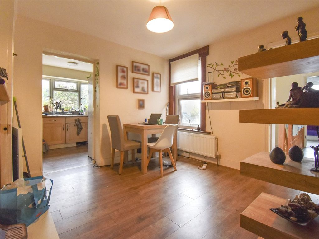 1 bed flat for sale in Holly Road, Aldershot, Hampshire GU12, £195,000