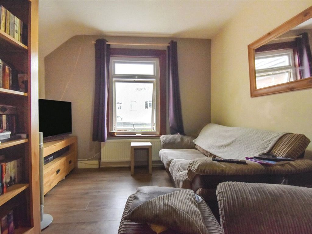 1 bed flat for sale in Holly Road, Aldershot, Hampshire GU12, £195,000