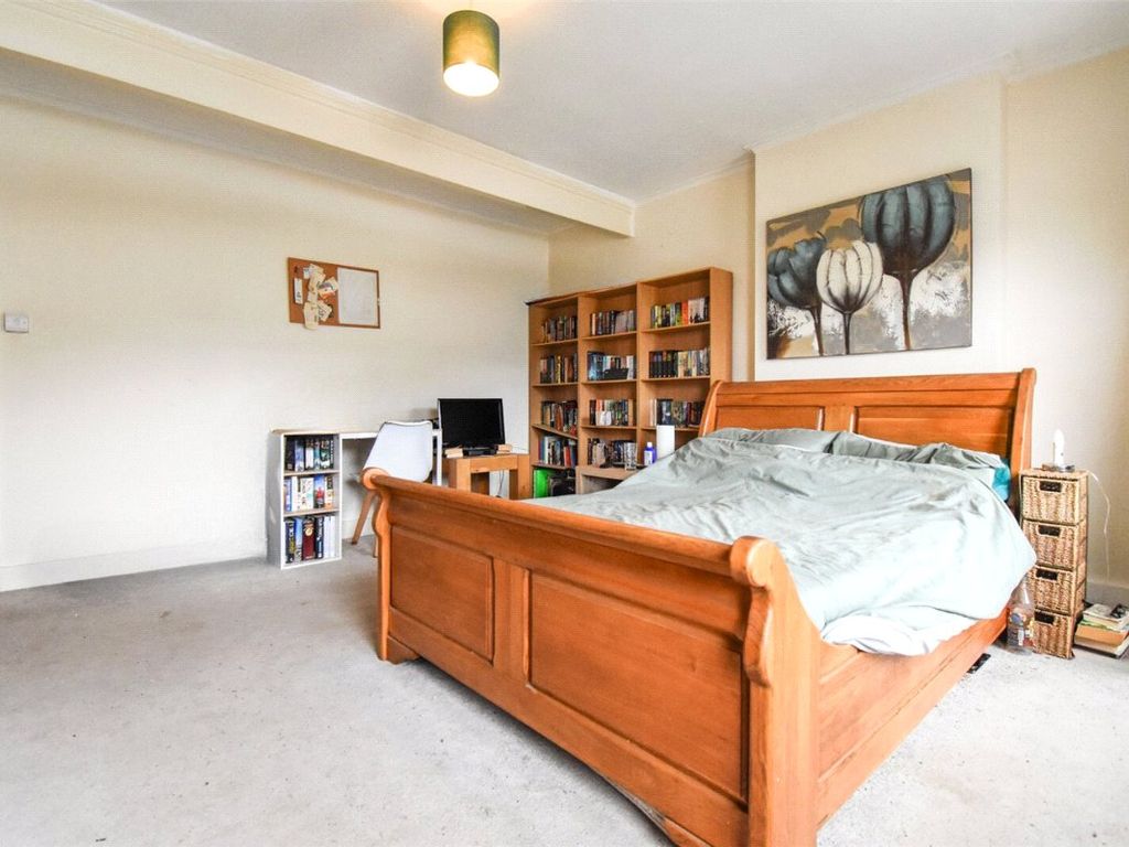 1 bed flat for sale in Holly Road, Aldershot, Hampshire GU12, £195,000