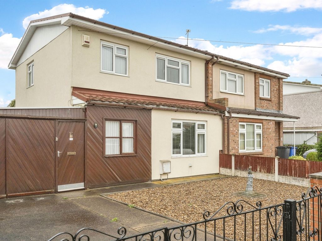 3 bed semi-detached house for sale in Ingram Road, Dunscroft, Doncaster DN7, £130,000