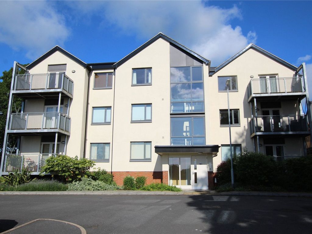 2 bed flat for sale in Old Brewery Walk, Brackley NN13, £200,000