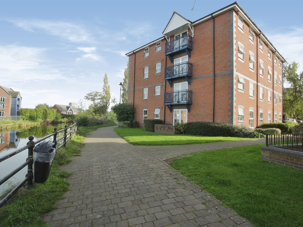 1 bed flat for sale in Drapers Fields, Canal Basin, Coventry CV1, £110,000