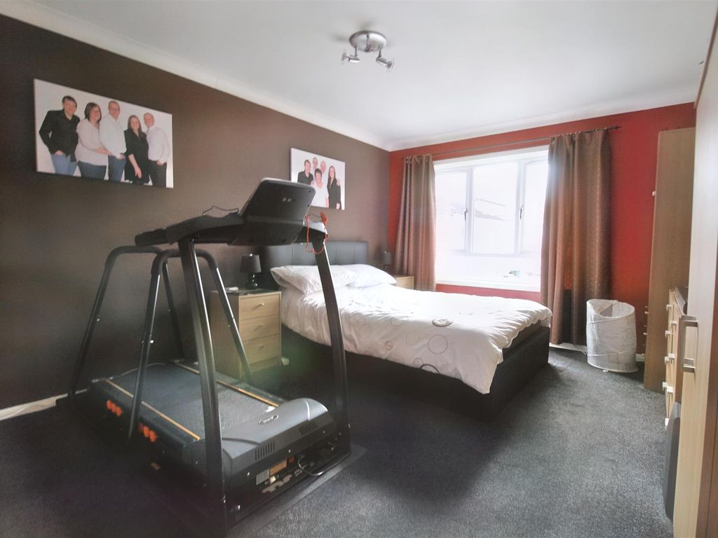 1 bed flat for sale in Aytoun Drive, Erskine PA8, £74,000