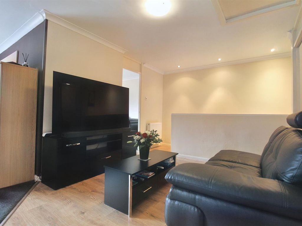1 bed flat for sale in Aytoun Drive, Erskine PA8, £74,000