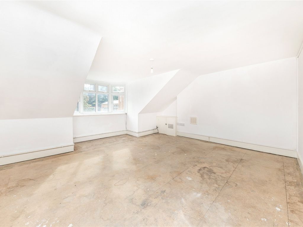 1 bed flat for sale in Herbert Road, Plumstead SE18, £225,000