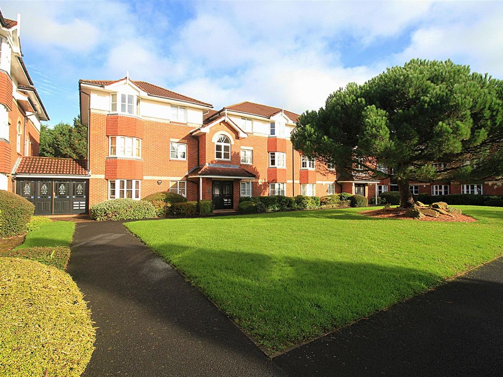 2 bed flat for sale in Ringstead Drive, Wilmslow SK9, £200,000