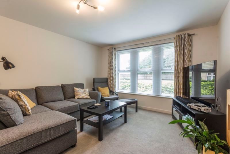 1 bed flat for sale in Small Meadow Court, Caerphilly CF83, £120,000