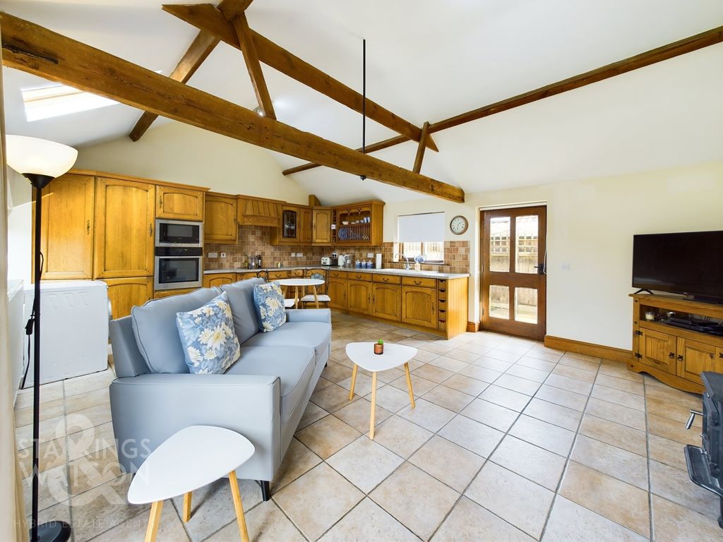 2 bed barn conversion for sale in Eversons Lane, Harleston IP20, £220,000