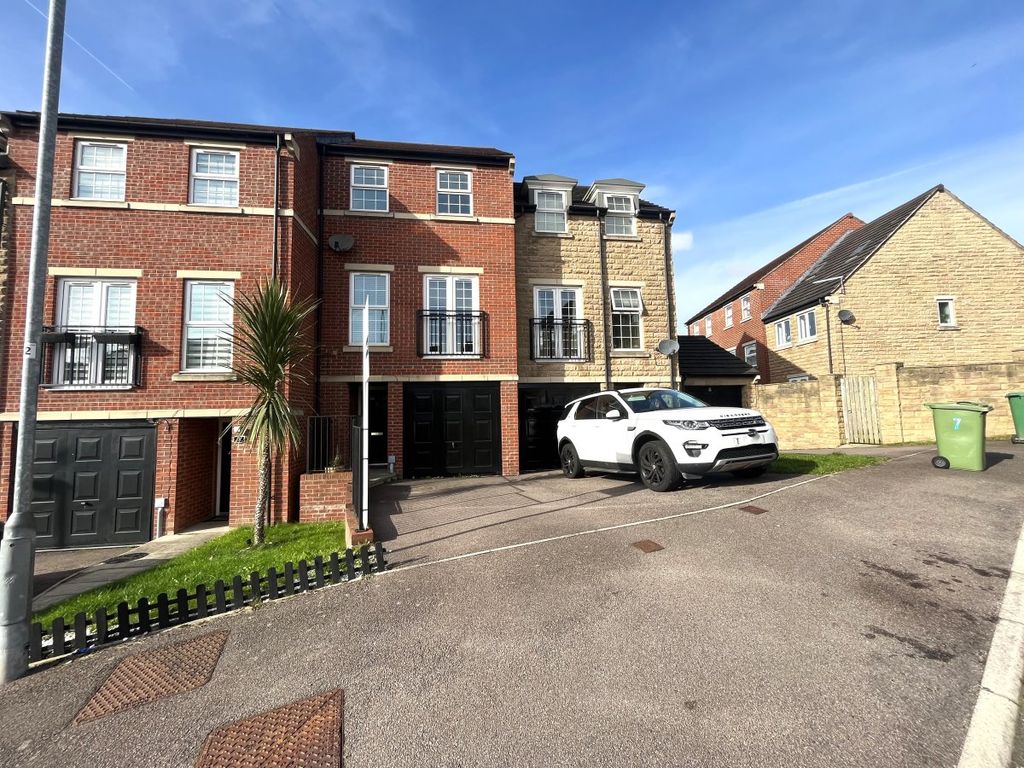 3 bed town house for sale in Windhill Rise, Woolley Grange, Barnsley S75, £215,995