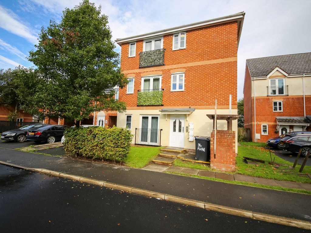 1 bed flat for sale in Plane Avenue, Wigan, Lancashire WN5, £69,950