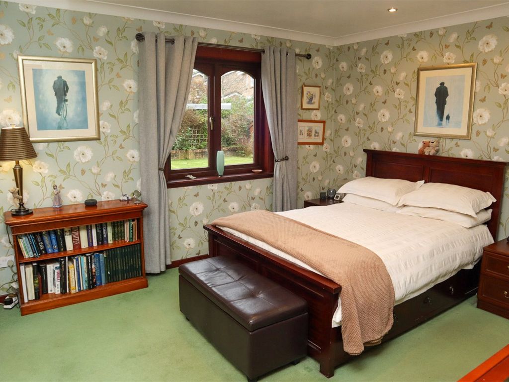 4 bed bungalow for sale in Lanark Road, Crossford, Carluke, South Lanarkshire ML8, £295,000