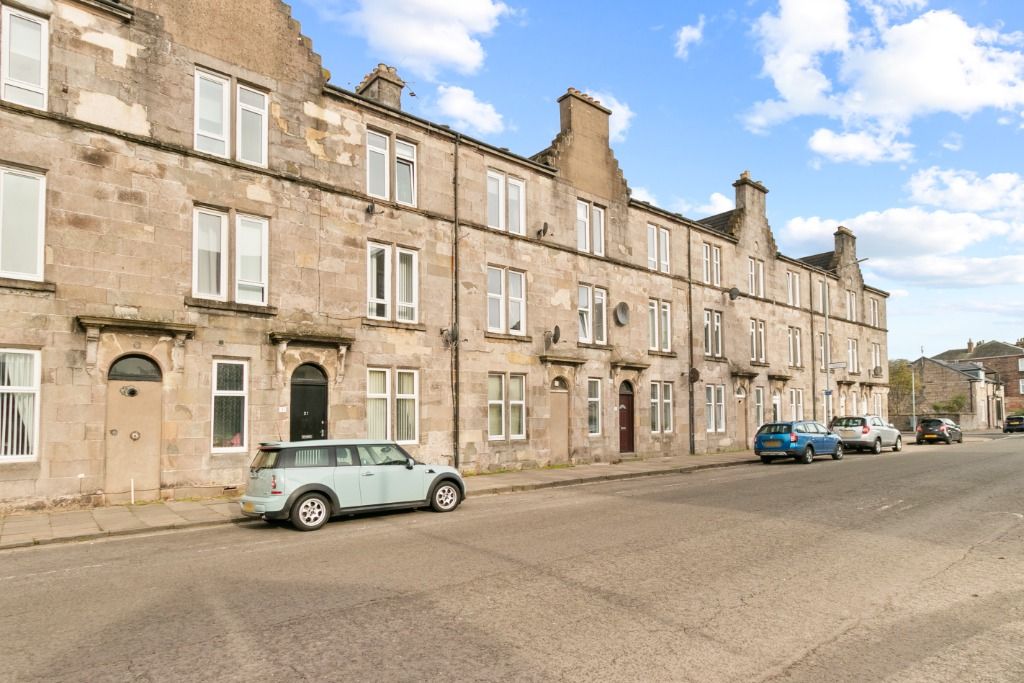 2 bed flat for sale in Castlegreen Lane, Dumbarton, West Dunbartonshire G82, £59,995