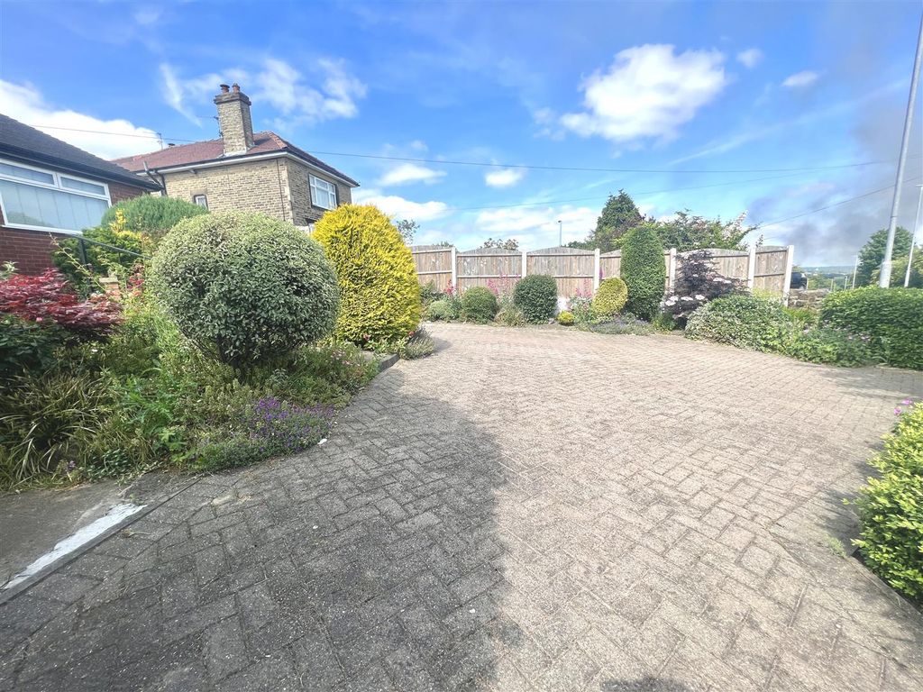 2 bed detached bungalow for sale in Greenside, Staincross, Barnsley S75, £265,000