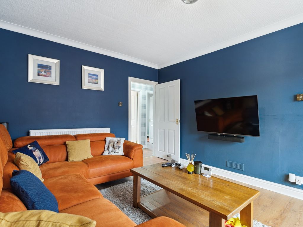 2 bed flat for sale in Dundrennan Road, Battlefield, Glasgow G42, £149,000