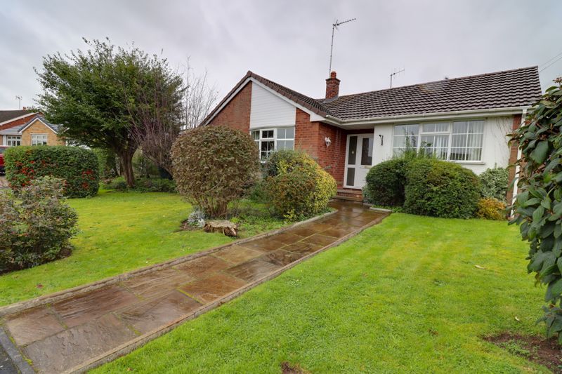 3 bed bungalow for sale in Lichfield Drive, Great Haywood, Stafford ST18, £330,000