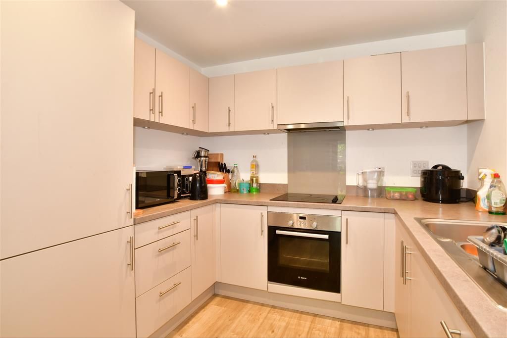 1 bed flat for sale in Ifield Road, West Green, Crawley, West Sussex RH11, £142,000