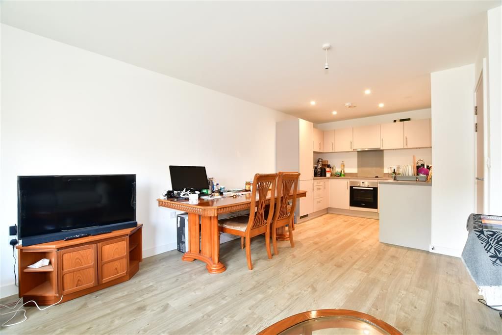 1 bed flat for sale in Ifield Road, West Green, Crawley, West Sussex RH11, £142,000