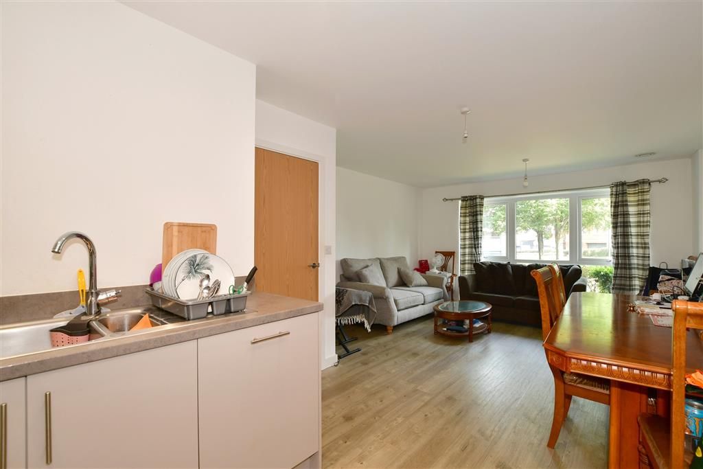 1 bed flat for sale in Ifield Road, West Green, Crawley, West Sussex RH11, £142,000