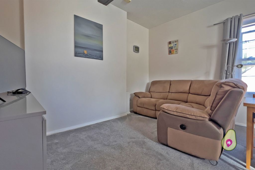 2 bed flat for sale in Calcot Place, Low Lane, Calcot, Reading RG31, £220,000