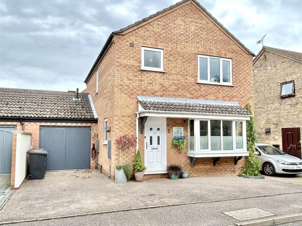 3 bed detached house for sale in Paddock Street, Soham, Ely CB7, £335,000