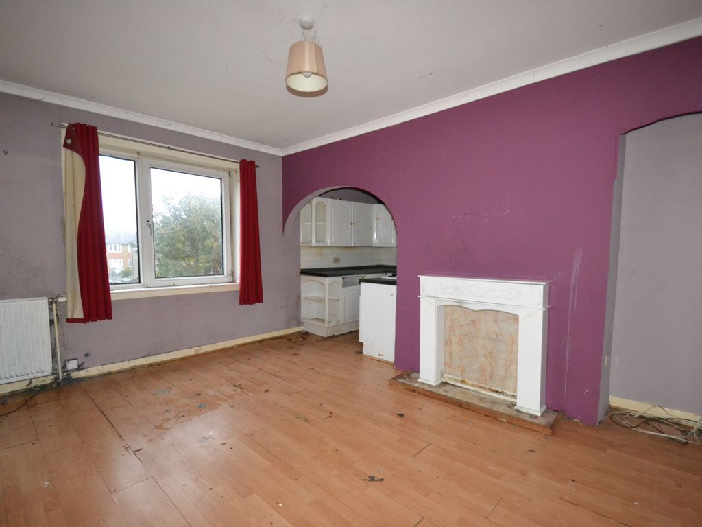 3 bed flat for sale in Pilton Place, Edinburgh EH5, £135,000