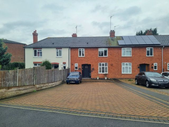 4 bed terraced house for sale in Chestnut Terrace, Abington, Northampton NN3, £259,950