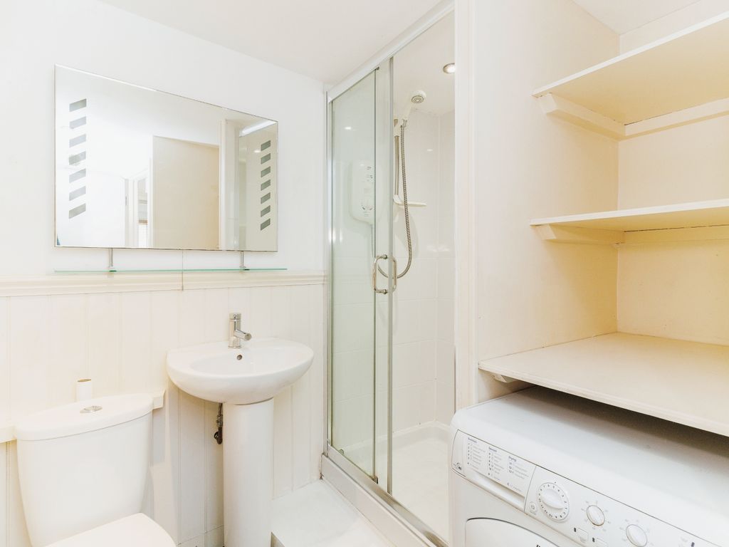 2 bed flat for sale in Above Town, Dartmouth, Devon TQ6, £240,000