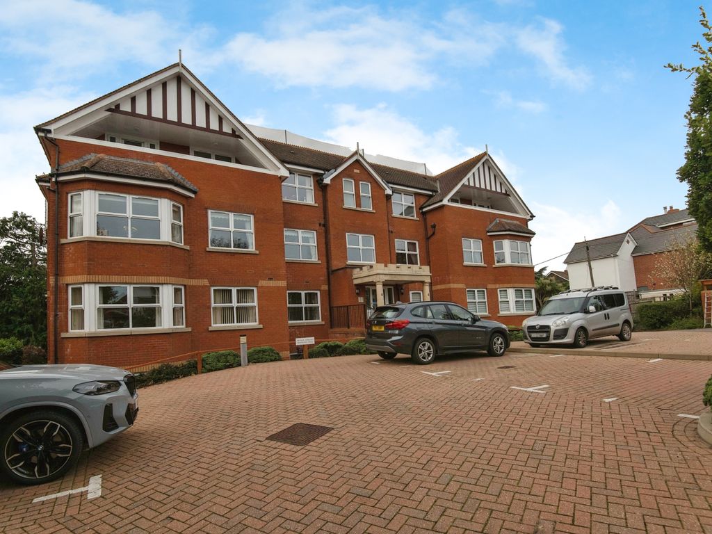 2 bed flat for sale in Cyprus Road, Exmouth, Devon EX8, £275,000
