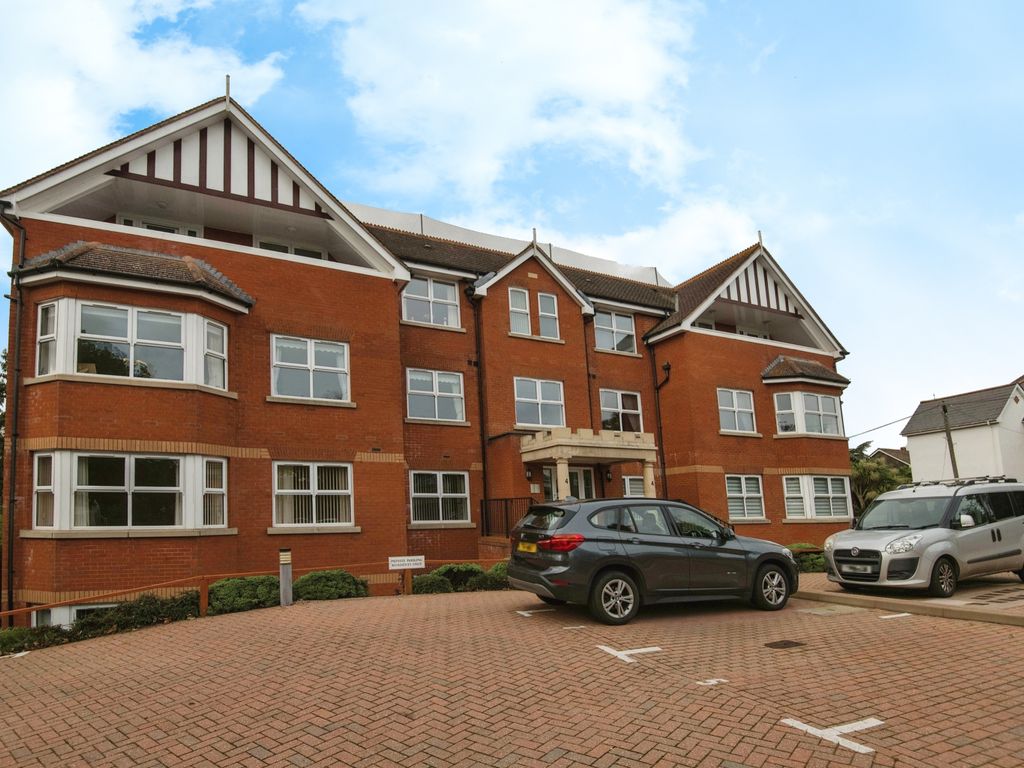 2 bed flat for sale in Cyprus Road, Exmouth, Devon EX8, £275,000