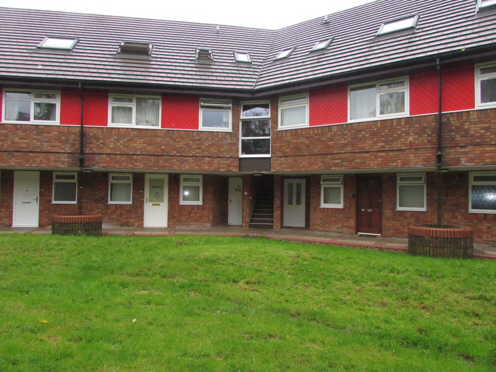 1 bed flat for sale in Round Mead, Stevenage SG2, £135,000