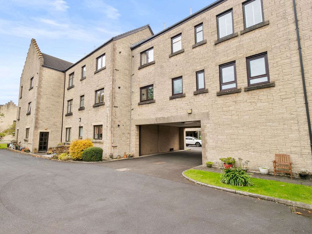 2 bed flat for sale in Weirs Gate, Strathaven, Lanarkshire ML10, £180,000