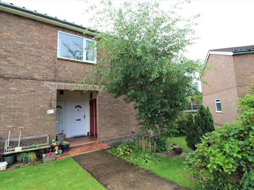 1 bed flat for sale in Stabler Crescent, Wrexham LL11, £95,000