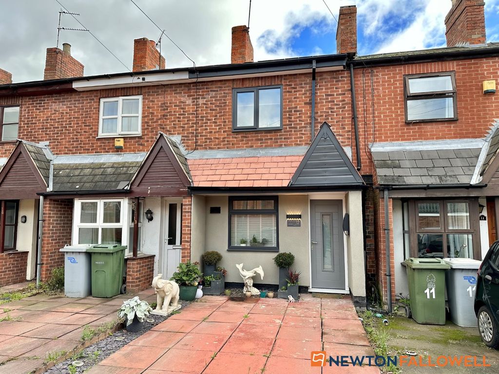 2 bed terraced house for sale in Long Row, Newark NG24, £130,000