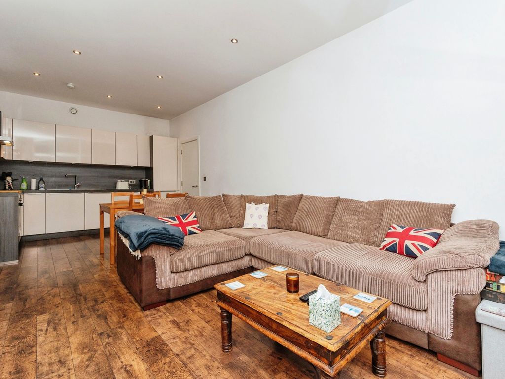 2 bed flat for sale in Cotton Street, Manchester M4, £325,000