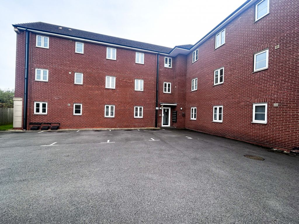 2 bed flat for sale in Gadwall Way, Scunthorpe DN16, £95,000