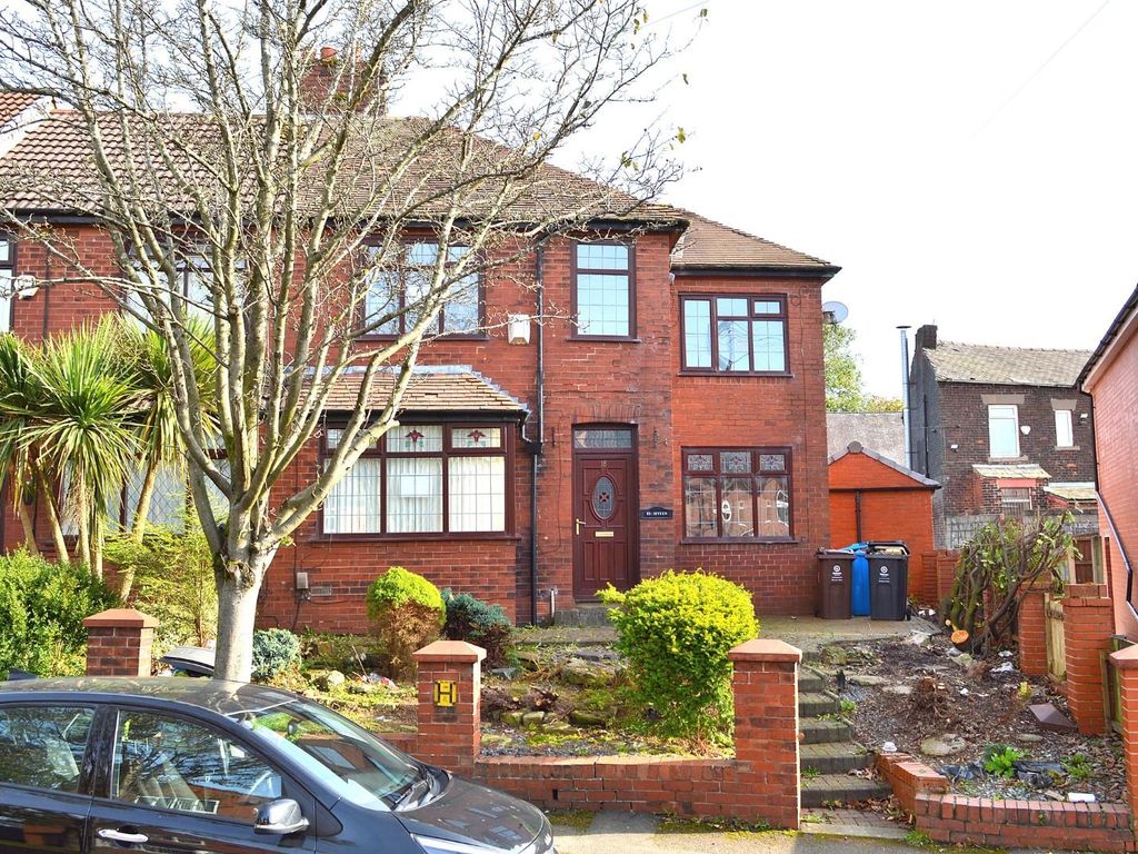 3 bed end terrace house for sale in Harrow Avenue, Oldham OL8, £220,000