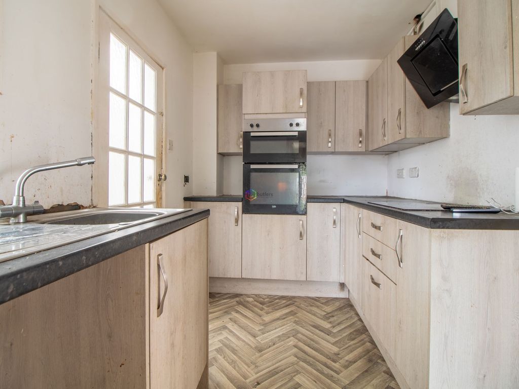 3 bed semi-detached house for sale in Cross Allen Road, Beighton S20, £125,000