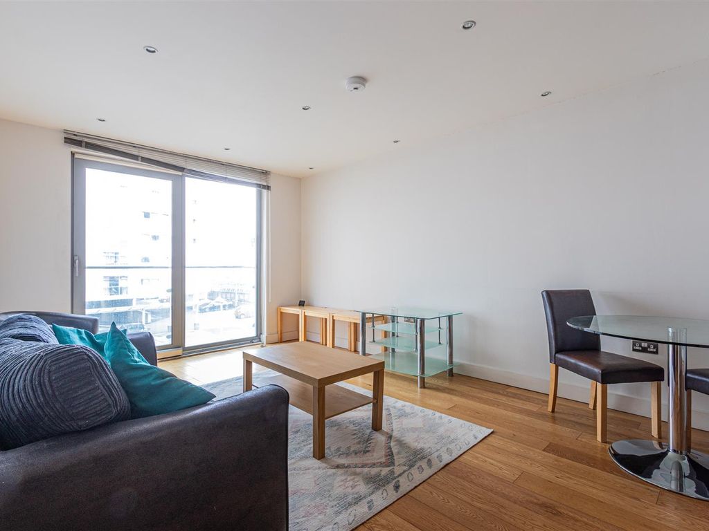 1 bed flat for sale in Bute Terrace, City Centre, Cardiff CF10, £130,000