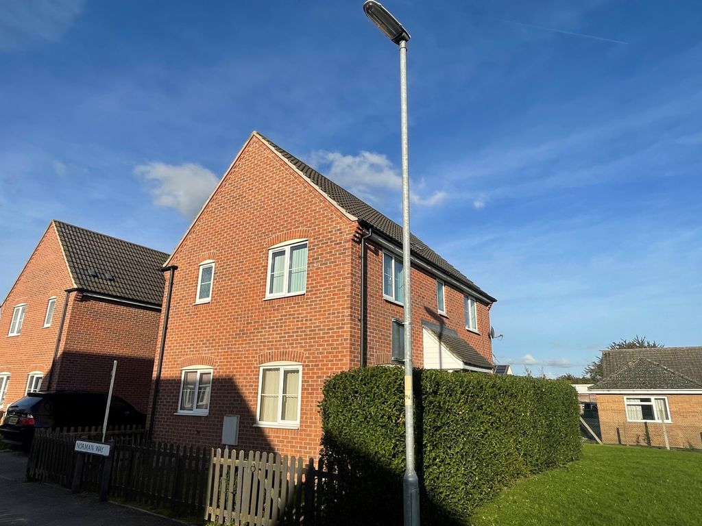 3 bed detached house for sale in Norman Way, Bardney LN3, £230,000