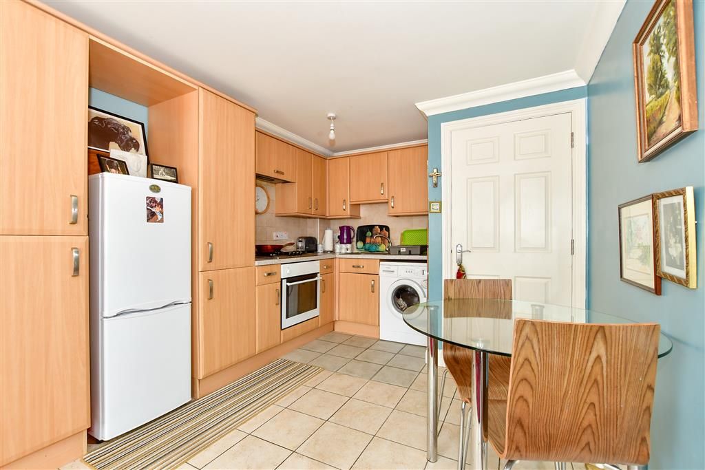 1 bed flat for sale in Albert Street, Ramsgate, Kent CT11, £140,000