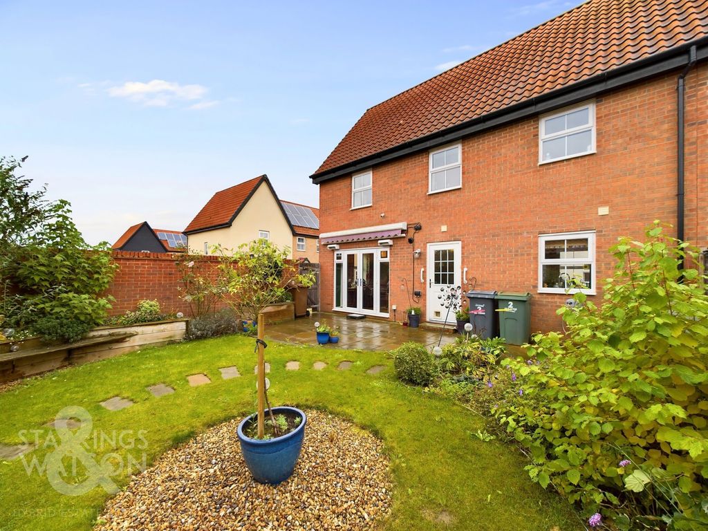 3 bed semi-detached house for sale in Kiln Close, Poringland, Norwich NR14, £325,000