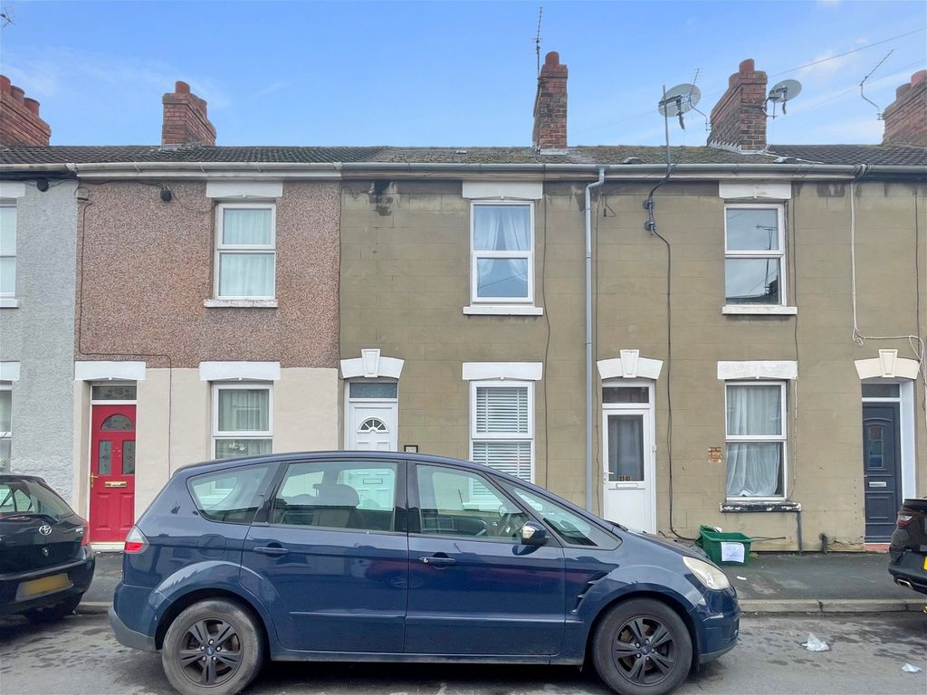 2 bed terraced house for sale in Stanley Road, Gloucester GL1, £170,000