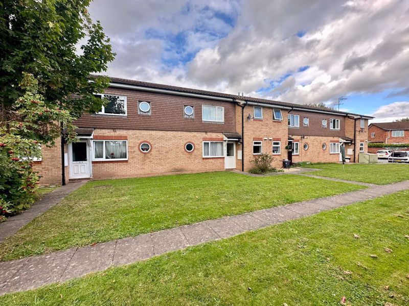 1 bed flat for sale in Sandown Drive, Hereford HR4, £89,950