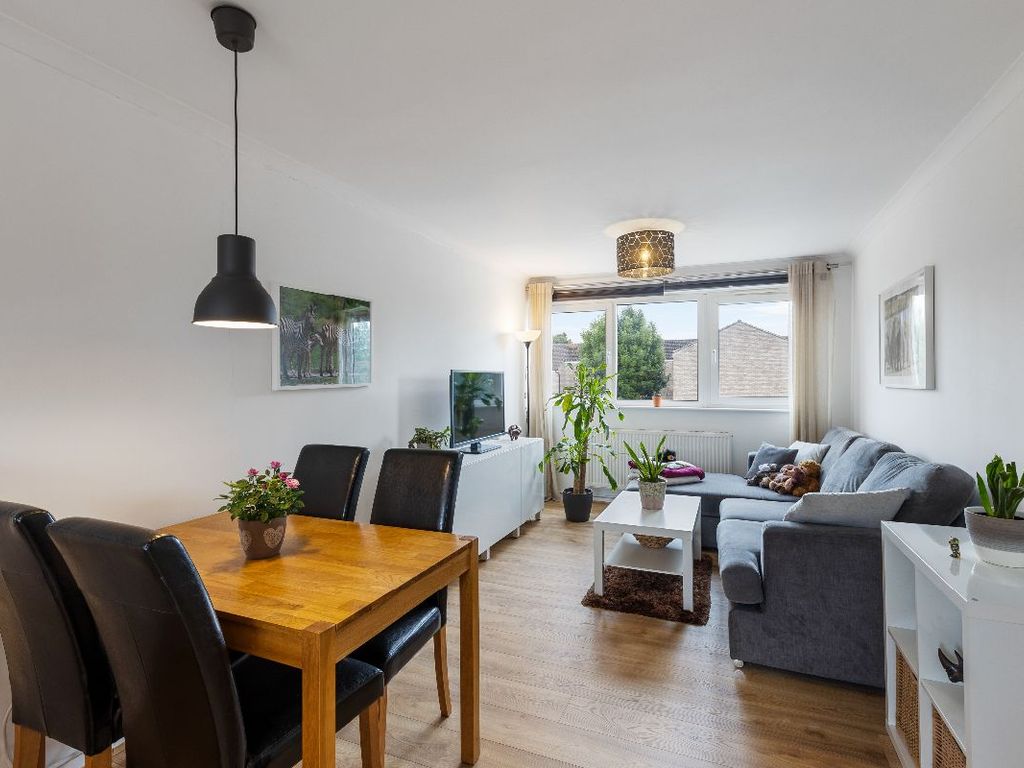 1 bed flat for sale in Idmiston Road, London E15, £300,000