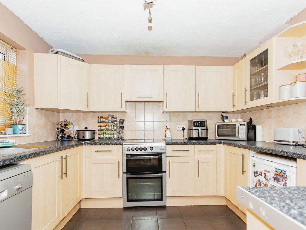 3 bed end terrace house for sale in Sweetmans Road, Shaftesbury SP7, £230,000