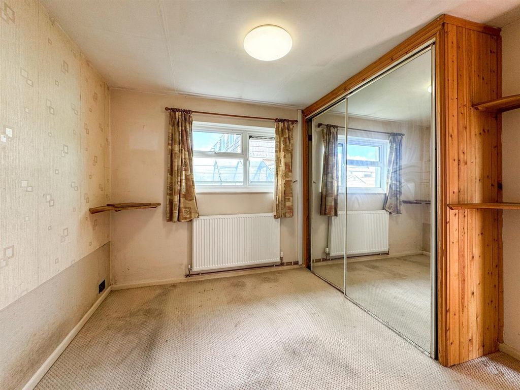 2 bed bungalow for sale in Pengersick Estate, Praa Sands, Penzance TR20, £195,000