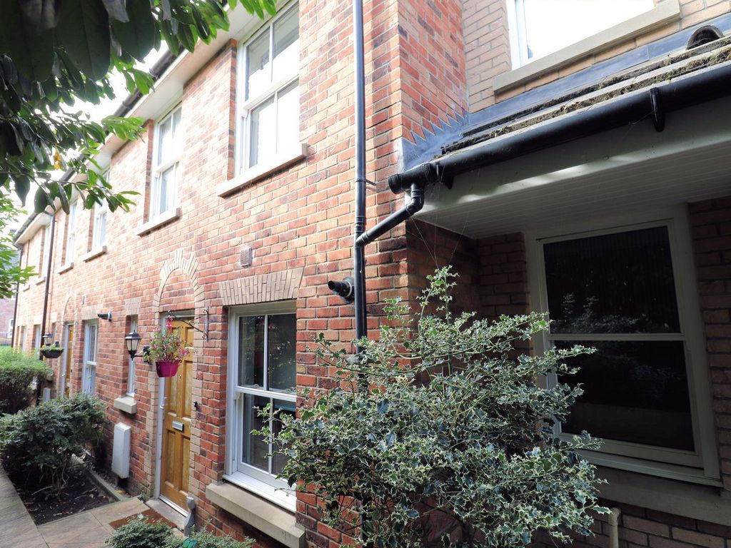 3 bed terraced house for sale in Primrose Avenue, Downham Market PE38, £200,000