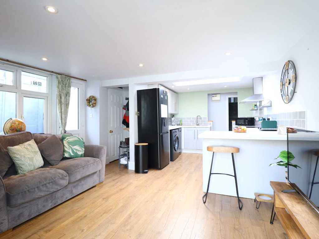 1 bed flat for sale in Upper Bristol Road, Milton Hillside, Weston-Super-Mare BS22, £164,950