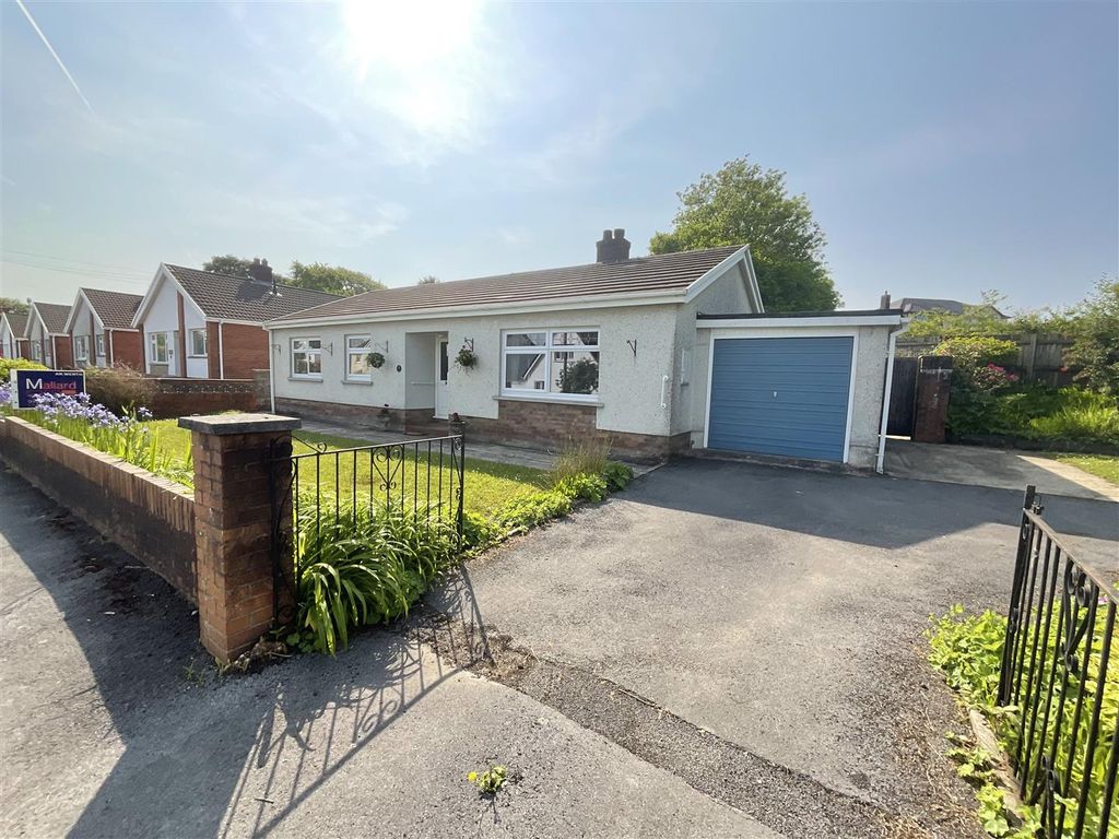 3 bed detached bungalow for sale in Maesycoed, Ammanford SA18, £265,000