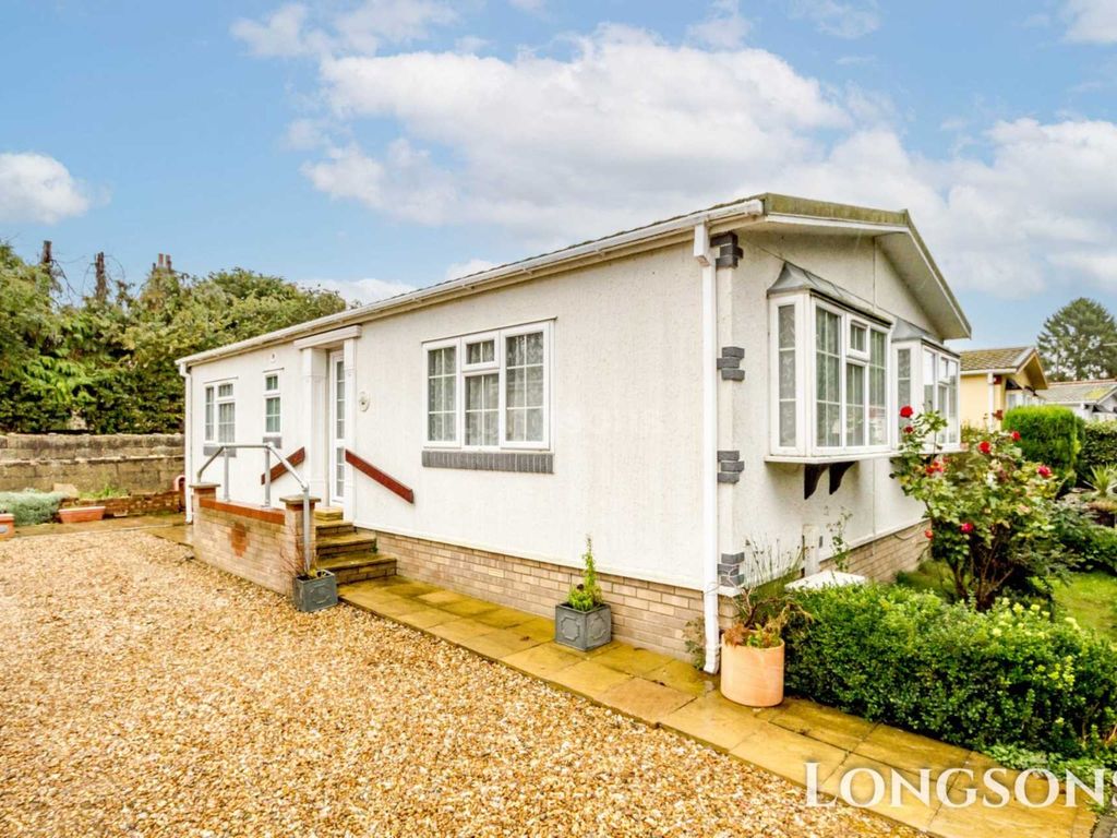 2 bed mobile/park home for sale in Peacehaven Park, Marham PE33, £125,000